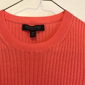 Coral/rose rib-knit Banana Republic top
